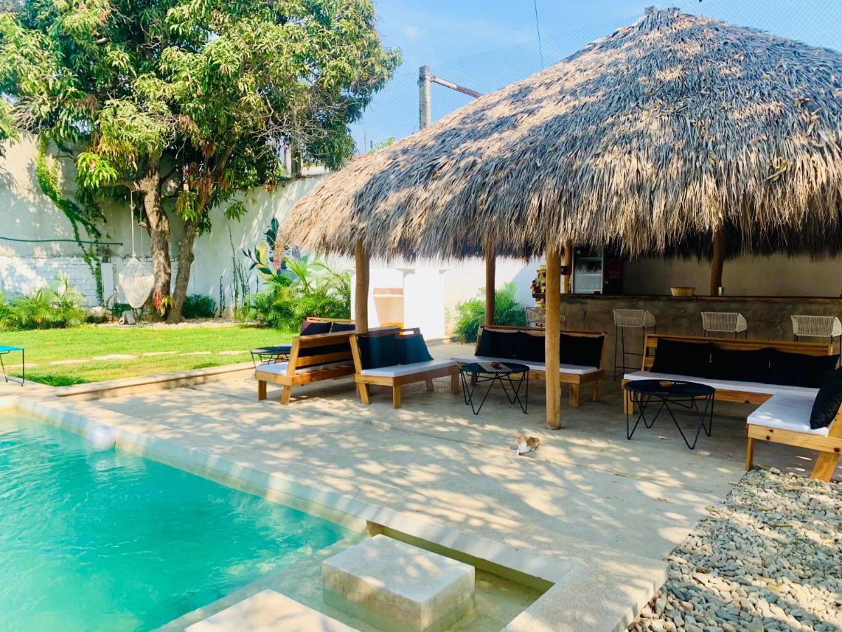 Colorada House Vandrarhem Puerto Escondido  Exteriör bild